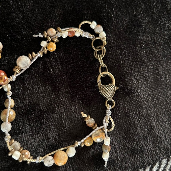 Native Roots Lace Agate Necklace - Picture 5 of 7
